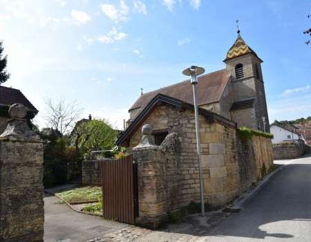 Le village de Pirey et l'église Saint-Martin